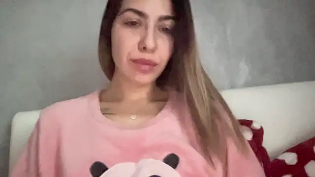 sarrah rossy online show from 11-27-25, 01:13