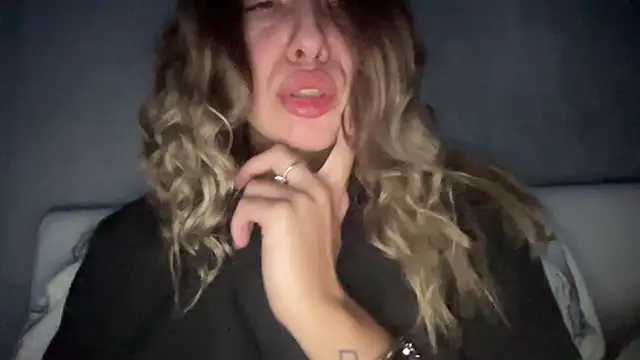 sarrah rossy online show from 12-15-25, 09:41