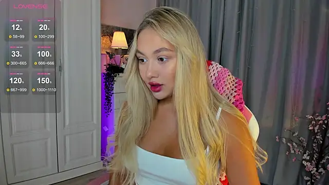 Snapshot of _Loneve__ chatting on 09-26-25, 03:16 Loneve online show from 09-26-25, 03:16