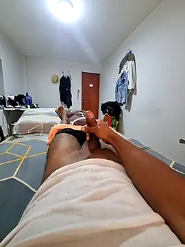 Snapshot of Axwiki chatting on 02-09-25, 03:45 Axwiki online show from 02-09-25, 03:45