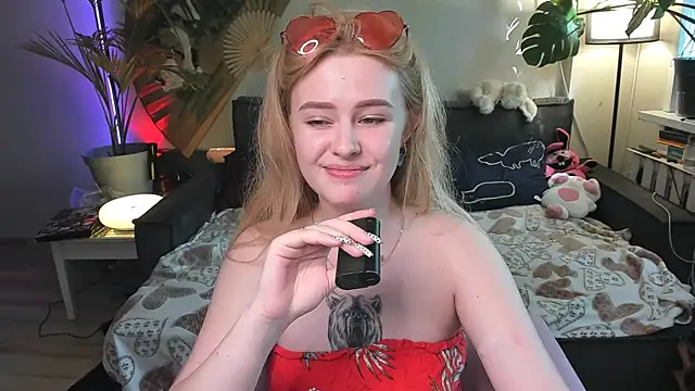 Alexa Pirs online show from 05-18-26, 02:45