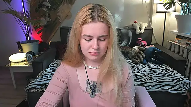 Alexa Pirs online show from 06-16-26, 03:14