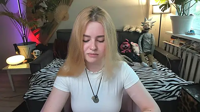 Alexa Pirs online show from 06-18-26, 11:03