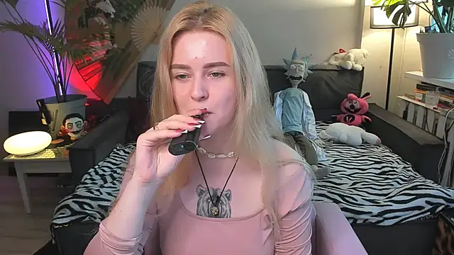 Alexa Pirs online show from 07-19-26, 02:10