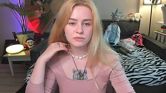 Alexa Pirs online show from 07-24-26, 02:26