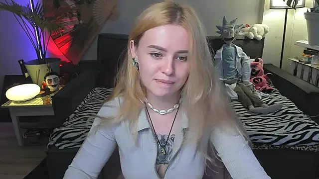 Alexa Pirs online show from 07-25-26, 04:48