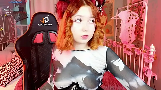 Snapshot of MizukiNoYoru chatting on 03-09-25, 05:55 MizukiNoYoru online show from 03-09-25, 05:55