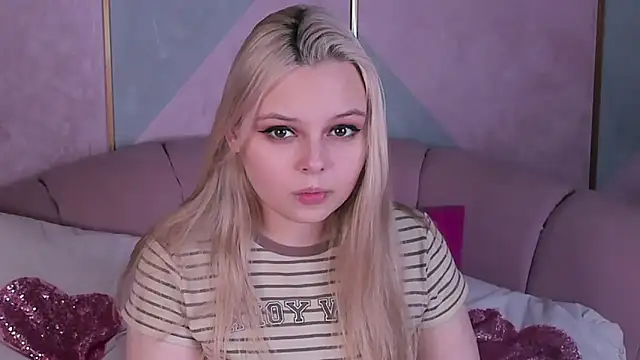 Snapshot of CLAIRE_VOGT chatting on 03-03-25, 03:31 CLAIRE VOGT online show from 03-03-25, 03:31