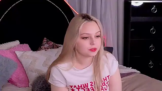 Snapshot of CLAIRE_VOGT chatting on 03-20-25, 04:53 CLAIRE VOGT online show from 03-20-25, 04:53