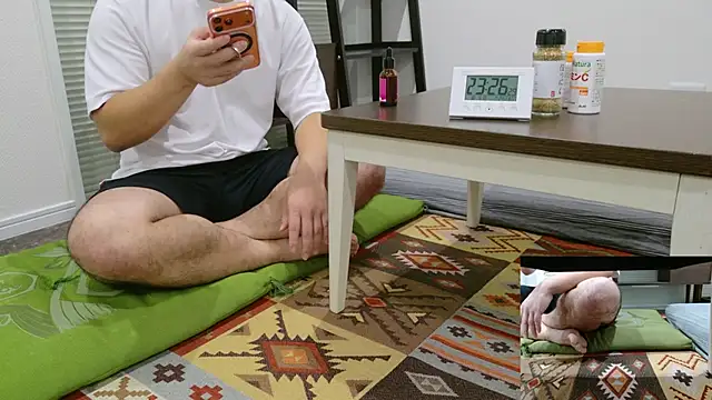 Snapshot of YARASERO-kun chatting on 10-05-25, 02:26 YARASERO-kun online show from 10-05-25, 02:26