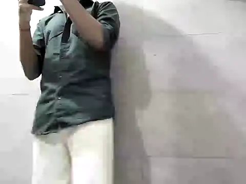 Snapshot of Lustyluckyy chatting on 09-27-25, 08:36 Lustyluckyy online show from 09-27-25, 08:36