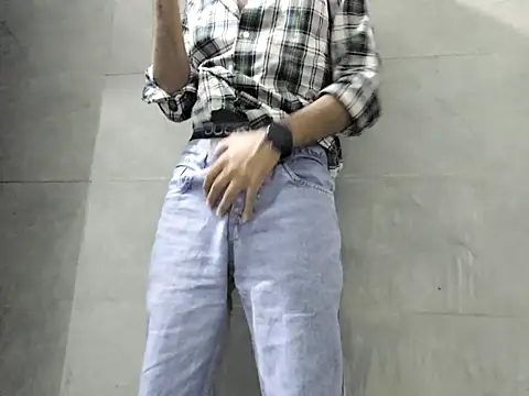 Snapshot of Lustyluckyy chatting on 10-31-25, 03:46 Lustyluckyy online show from 10-31-25, 03:46