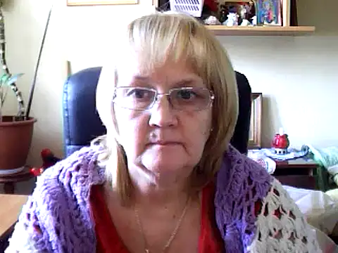 Snapshot of Violet5364 chatting on 02-17-25, 01:42 Violet5364 online show from 02-17-25, 01:42