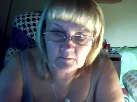 Snapshot of Violet5364 chatting on 03-11-25, 08:31 Violet5364 online show from 03-11-25, 08:31