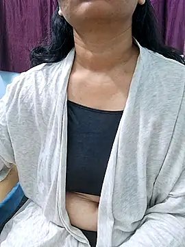 Snapshot of Jassi_Does chatting on 02-27-25, 02:21 Jassi Does online show from 02-27-25, 02:21