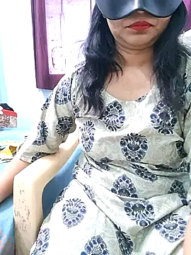 Snapshot of Jassi_Does chatting on 03-05-25, 08:43 Jassi Does online show from 03-05-25, 08:43