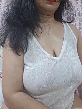 Snapshot of Jassi_Does chatting on 05-18-26, 09:20 Jassi Does online show from 05-18-26, 09:20