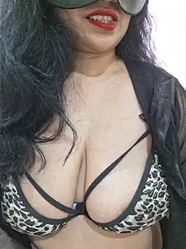Snapshot of Jassi_Does chatting on 05-27-26, 01:57 Jassi Does online show from 05-27-26, 01:57