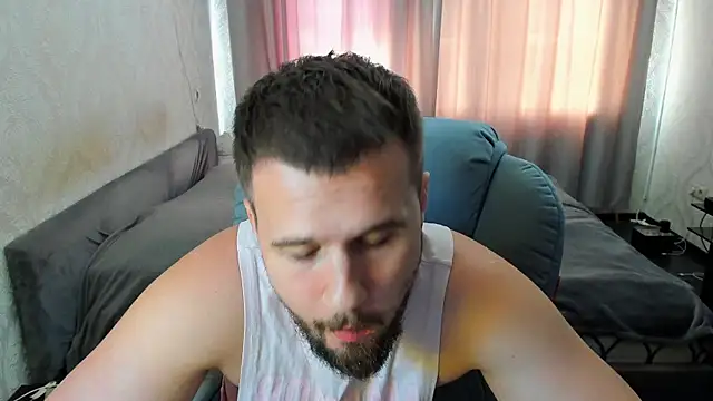 Snapshot of Vladik_b chatting on 07-06-26, 10:34 Vladik b online show from 07-06-26, 10:34