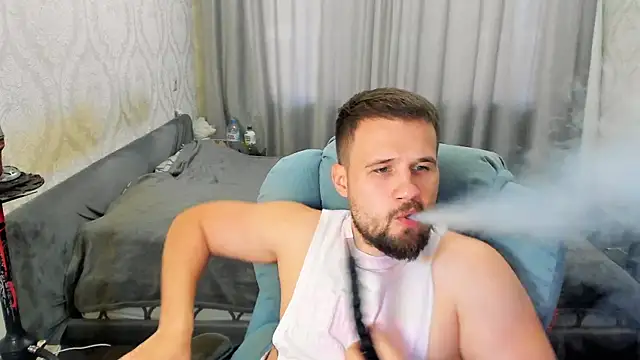 Snapshot of Vladik_b chatting on 07-06-26, 05:37 Vladik b online show from 07-06-26, 05:37