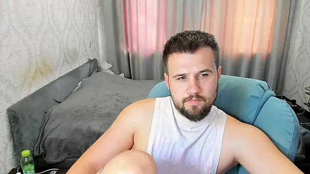 Snapshot of Vladik_b chatting on 07-12-26, 08:27 Vladik b online show from 07-12-26, 08:27