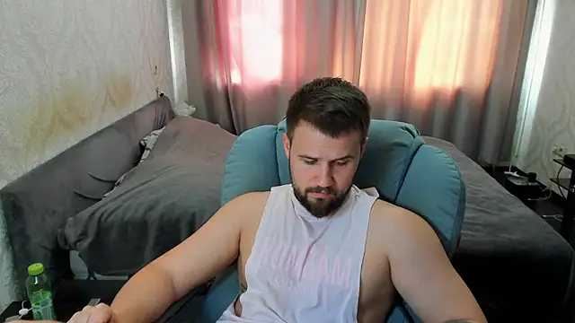 Snapshot of Vladik_b chatting on 07-14-26, 09:14 Vladik b online show from 07-14-26, 09:14
