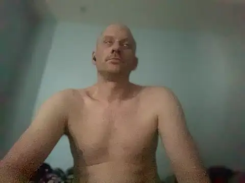 Snapshot of Krzysiekg123 chatting on 02-19-25, 01:39 Krzysiekg123 online show from 02-19-25, 01:39