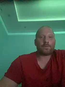 Snapshot of Krzysiekg123 chatting on 10-15-25, 05:35 Krzysiekg123 online show from 10-15-25, 05:35