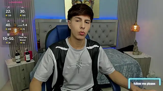 Estiv18  online show from 11-30-25, 02:48