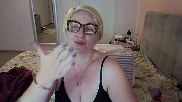 Pumabionda online show from 11-28-25, 10:56