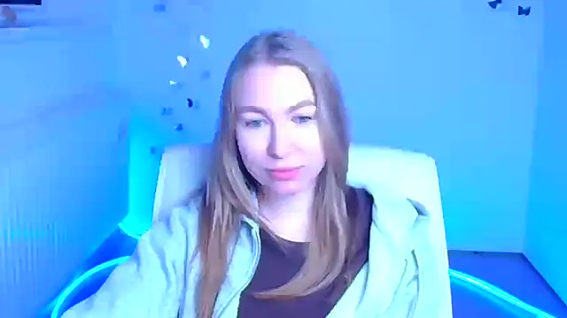 Snapshot of Dana_flowers chatting on 01-17-26, 06:29 Dana flowers online show from 01-17-26, 06:29