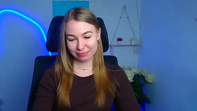 Snapshot of Dana_flowers chatting on 02-15-26, 06:32 Dana flowers online show from 02-15-26, 06:32