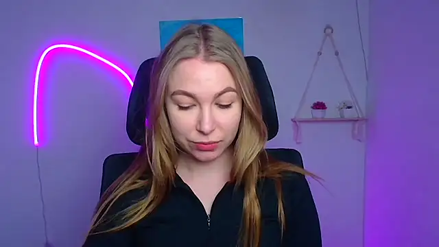 Snapshot of Dana_flowers chatting on 02-24-26, 06:33 Dana flowers online show from 02-24-26, 06:33