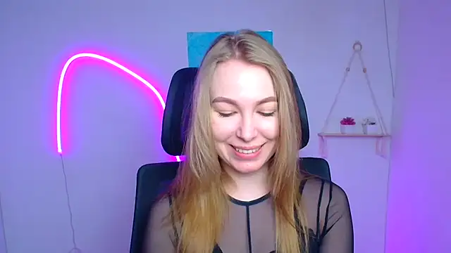 Snapshot of Dana_flowers chatting on 02-26-26, 06:23 Dana flowers online show from 02-26-26, 06:23