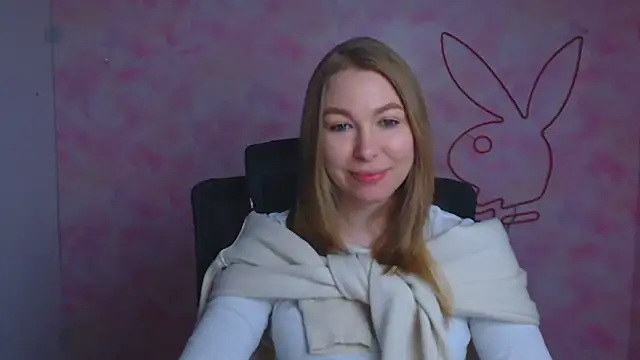 Snapshot of Dana_flowers chatting on 04-24-26, 05:21 Dana flowers online show from 04-24-26, 05:21