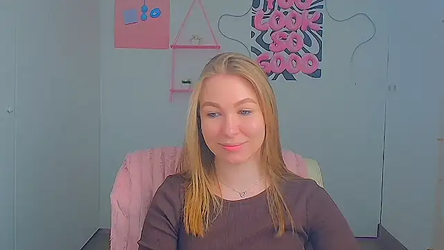 Snapshot of Dana_flowers chatting on 05-12-26, 05:37 Dana flowers online show from 05-12-26, 05:37
