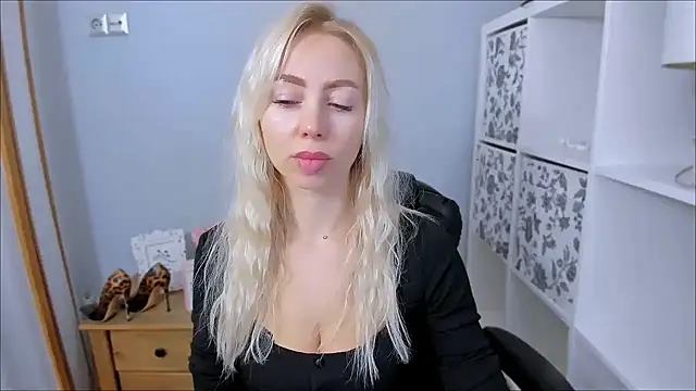 MargaritaRose online show from 11-17-25, 08:20