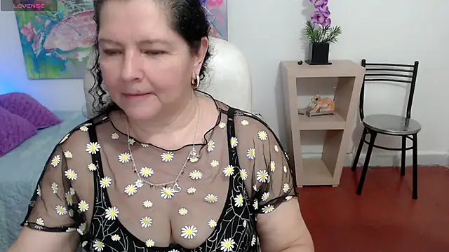 Snapshot of leonela_69 chatting on 03-15-25, 12:25 leonela 69 online show from 03-15-25, 12:25