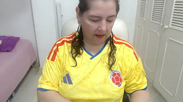 leonela 69 online show from 07-03-26, 10:05