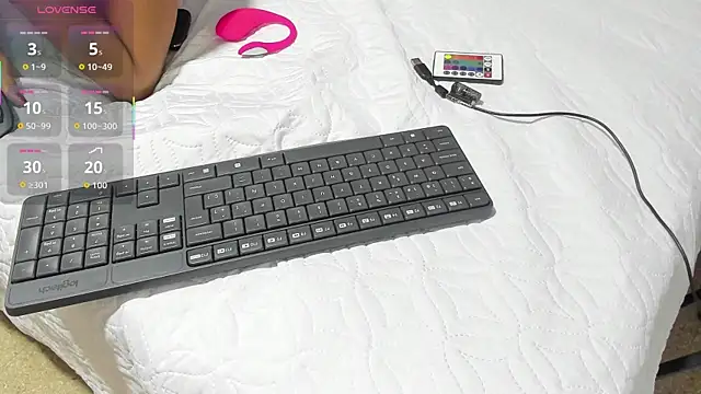 natasha steele online show from 11-29-25, 07:50