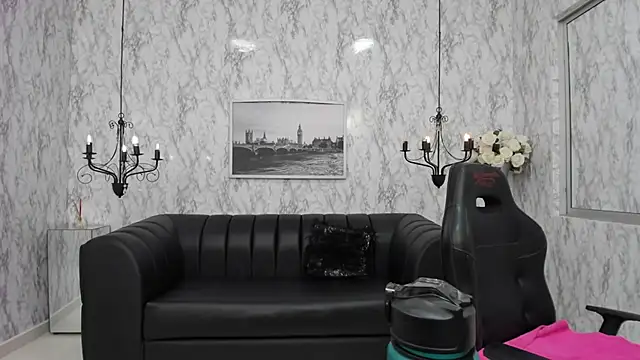 Layla palmer online show from 02-16-25, 01:47