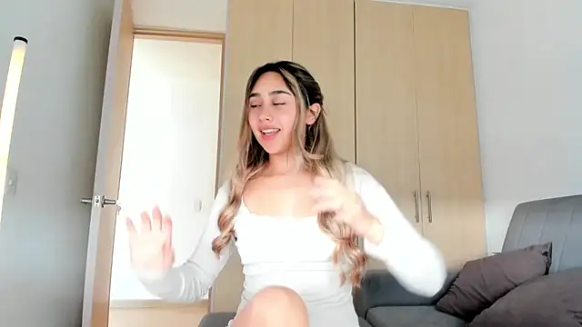 Snapshot of Hornyholly__ chatting on 01-31-26, 08:29 Hornyholly online show from 01-31-26, 08:29