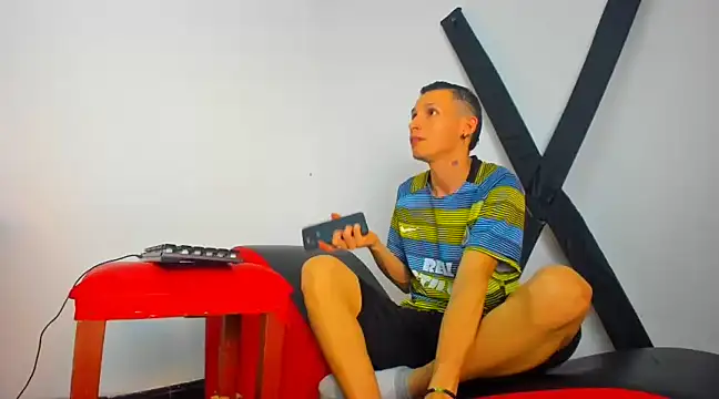 Snapshot of Isak_Millan chatting on 02-13-25, 02:34 Isak Millan online show from 02-13-25, 02:34