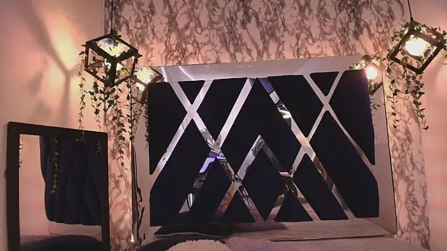 charlotte bluee online show from 10-28-25, 06:32