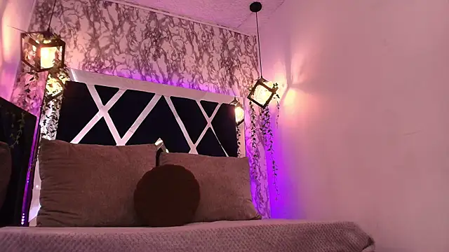 charlotte bluee online show from 01-08-26, 06:43