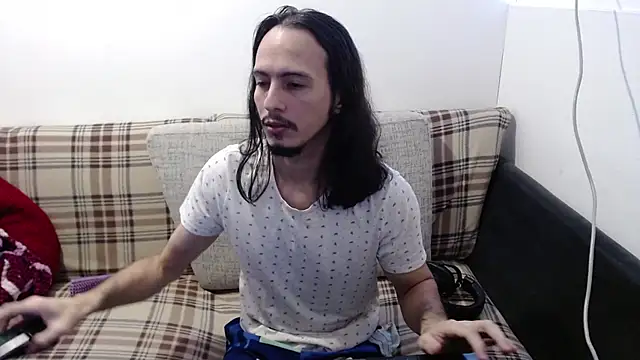 Snapshot of cholitohermoso chatting on 06-28-26, 11:33 cholitohermoso online show from 06-28-26, 11:33