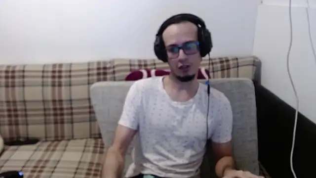Snapshot of cholitohermoso chatting on 07-04-26, 02:12 cholitohermoso online show from 07-04-26, 02:12
