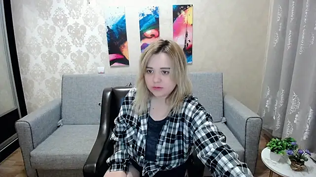 Snapshot of Finna_39 chatting on 09-08-25, 07:57 Finna 39 online show from 09-08-25, 07:57