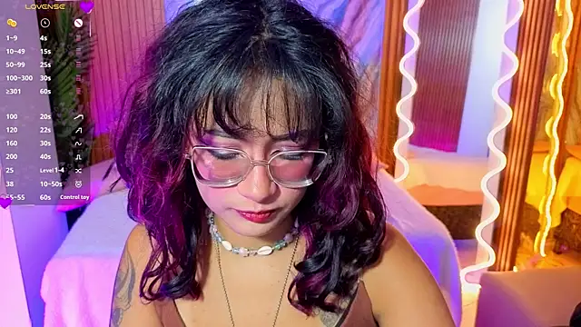 Snapshot of kristen_tay chatting on 07-09-26, 02:59 kristen tay online show from 07-09-26, 02:59