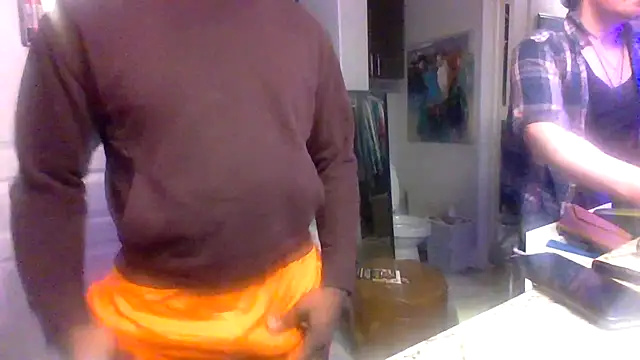 Sk00byJaXxX212 online show from 02-25-25, 11:44